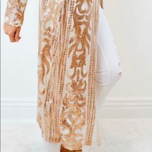 One size fit all Windsor gold duster